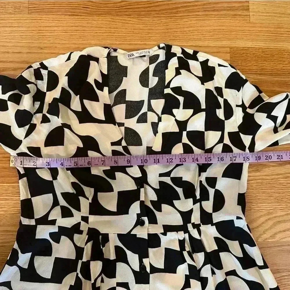 Zara Abstract Women S Black White Long Sleeve Mini Dress-V-Neck Button Front - Picture 11 of 11